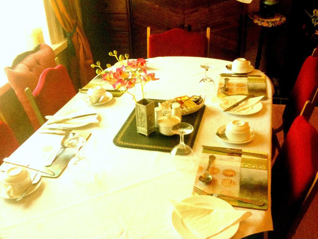 Almond House B&B เอดินบะระ ภายนอก รูปภาพ